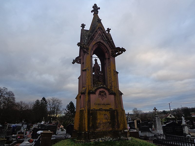 File:Reichshoffen, monument funéraire des De Bussière et De Leusse (4).jpg