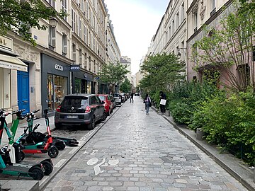 Rue des Rosiers, vue en 2021 du côté oriental, sa partie la plus récente (XIXe siècle).