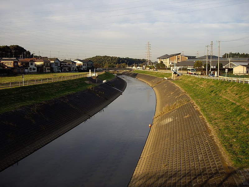 File:Saka-river.JPG