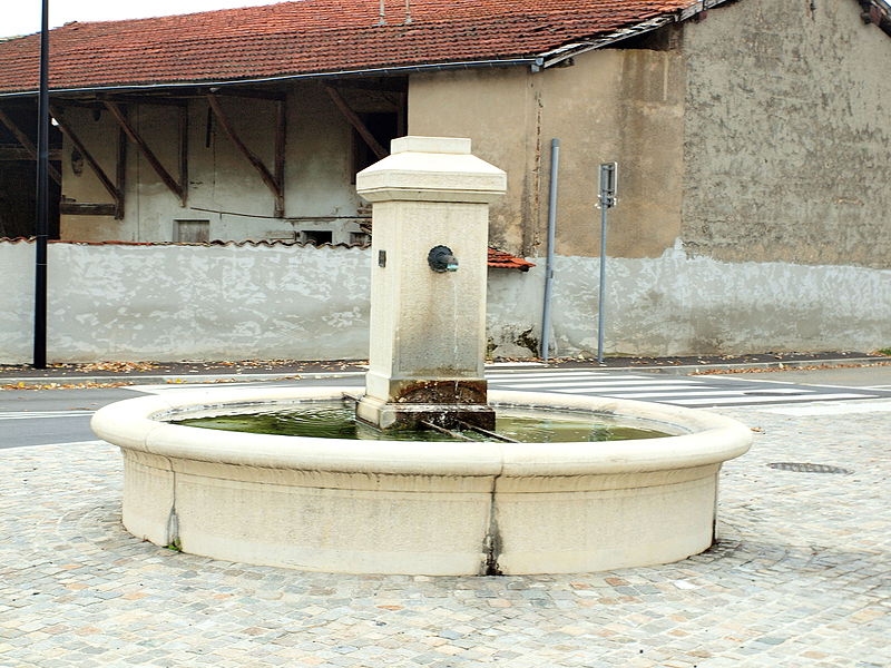 File:Satolas-et-Bonce-FR-38-Bas Bonce-fontaine-1.jpg