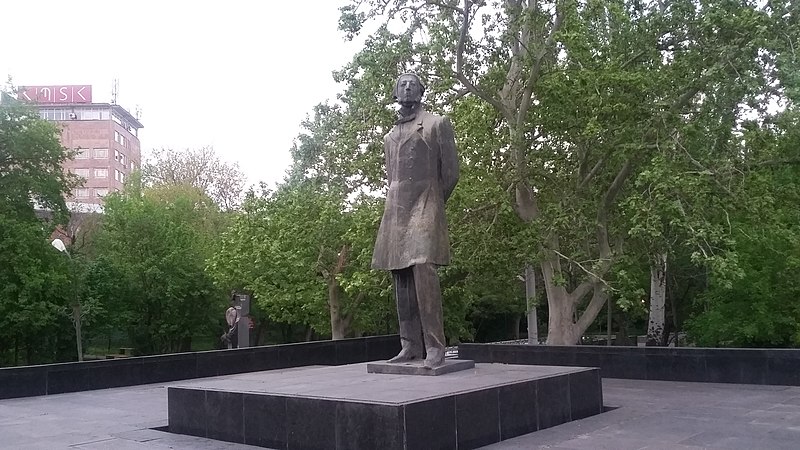 File:Statue of Mikael Nalbandyan, Yerevan 37.jpg