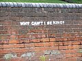 Why can't I be King? (Miért nem lehetek én király?), stencilezett graffiti, Worcester