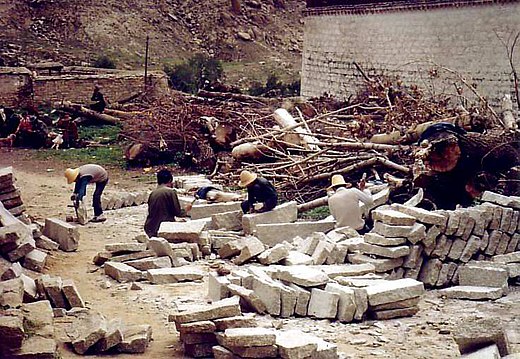 Herstelwerkzaamheden van het klooster Drepung