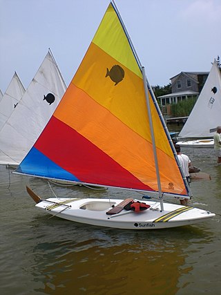 <span class="mw-page-title-main">Sunfish (sailboat)</span> Personal-size type of dinghy