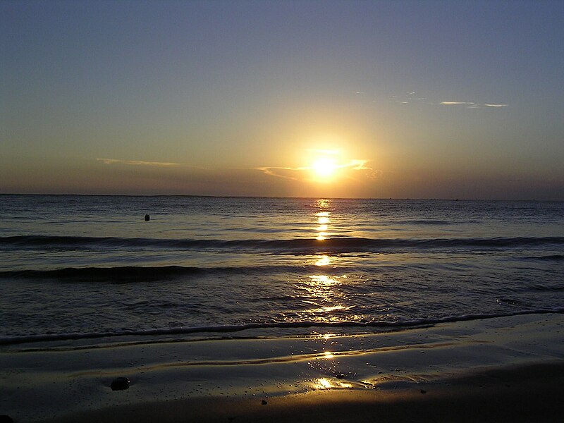 File:Sunset-at-Sea.jpg