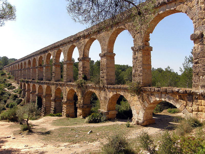 File:Tarragona Ponte del Diablo.jpg