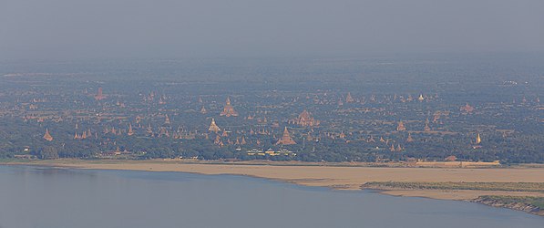 The plains of Bagan (02).jpg