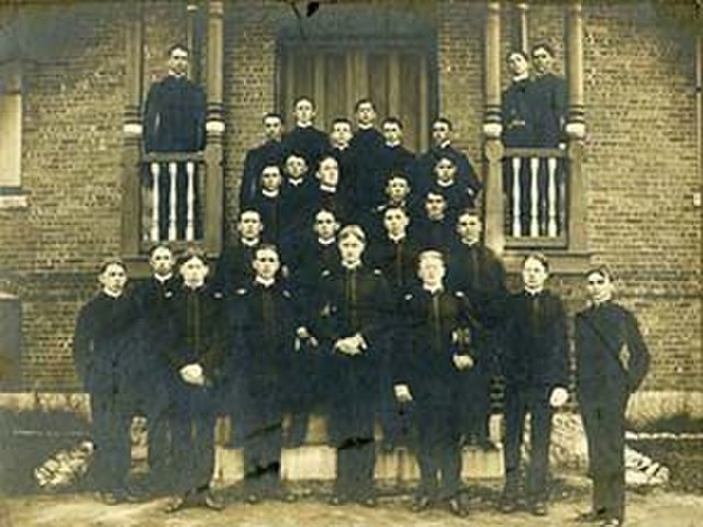 Members of Theta Chi's Alpha chapter at Norwich University in 1902