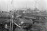 Ravage na de ontsporing van een trein bij Halfweg; 2 november 1966.