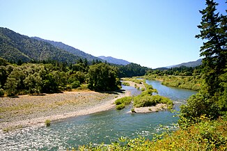 Hoopa yakınlarındaki Trinity Nehri