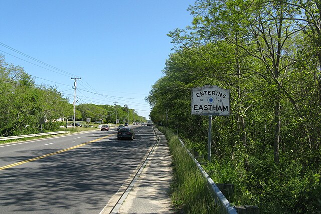 Looking southbound entering Eastham