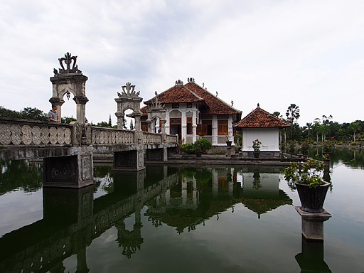 Ujung Water Palace - 2015.02 - panoramio