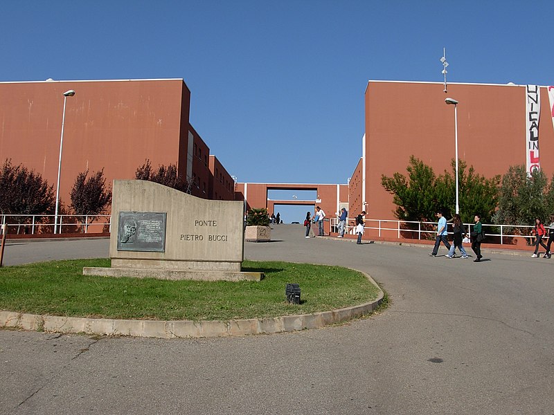 File:Università della Calabria - panoramio.jpg