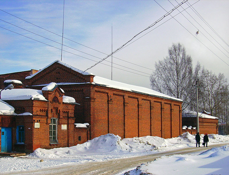 File:Vetluga. Heritage former Town Wine-Magazines complex (view from West).jpg