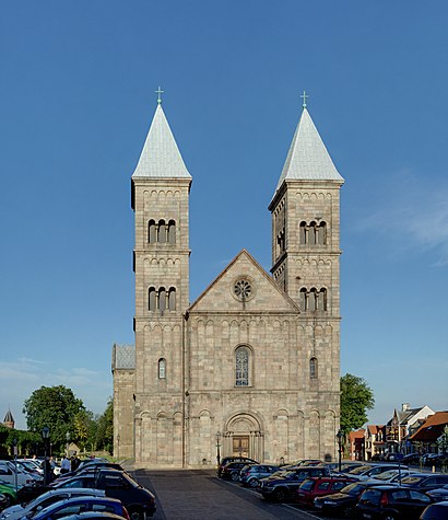 How to get to Viborg Domkirke with public transit - About the place