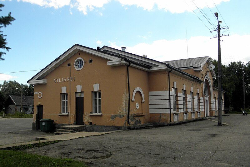 File:Viljandi raudteejaam 2.jpg