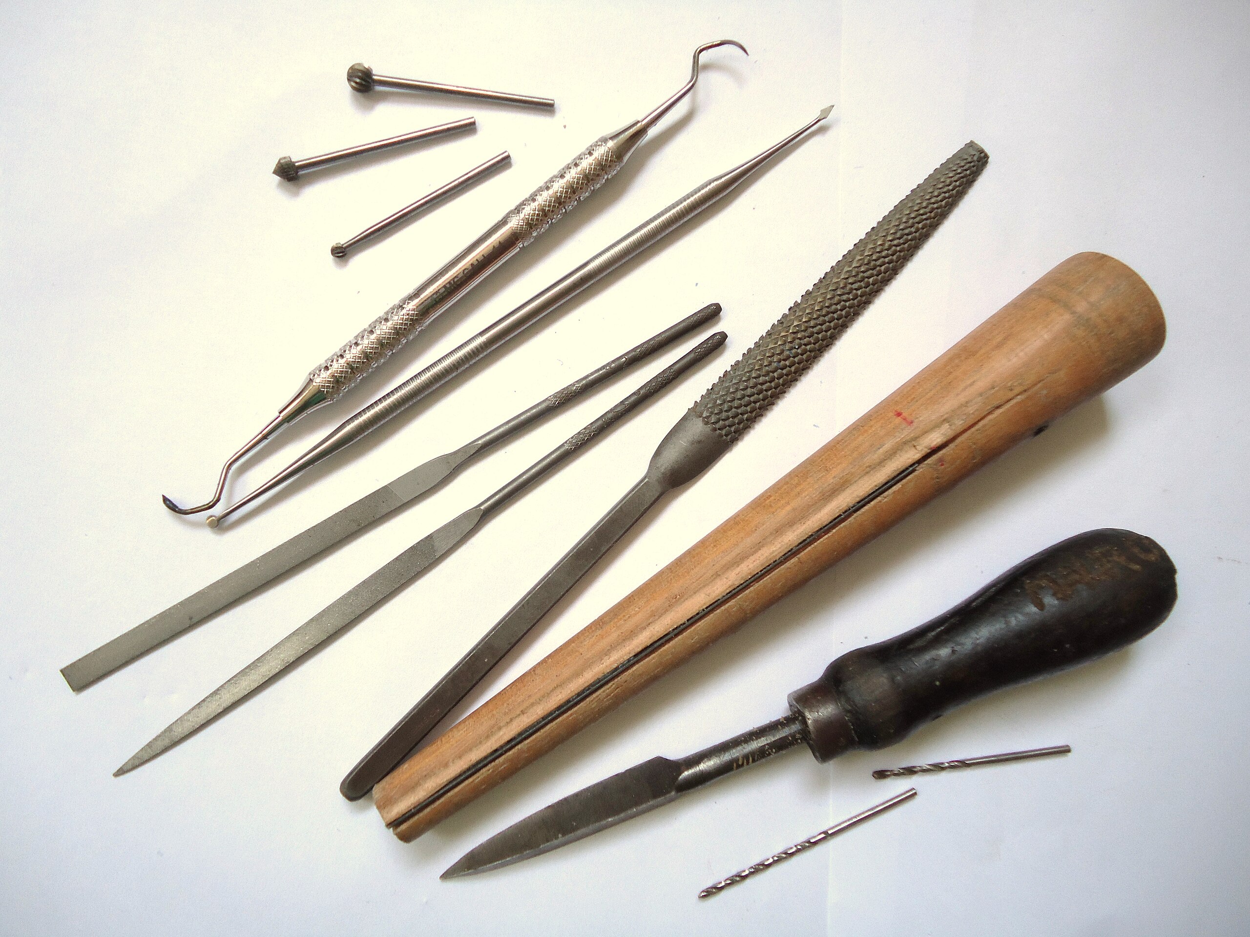 File:Tools for wax carving.JPG - Wikimedia Commons