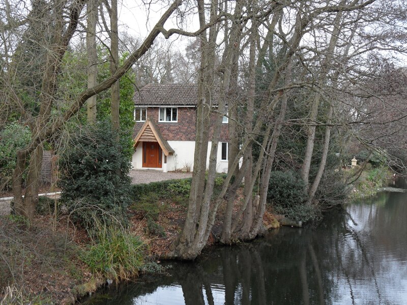 File:West-Byfleet-Basingstoke-Canal-2012.jpg