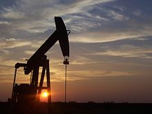 Těžební zařízení pro čerpání ropy ze země
