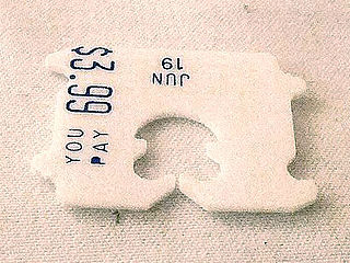 <span class="mw-page-title-main">Bread clip</span> Closure device for plastic bags