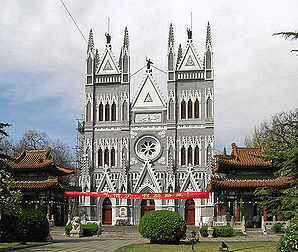 La basilique Xishiku à Pékin (Chine). (définition réelle 585 × 494*)