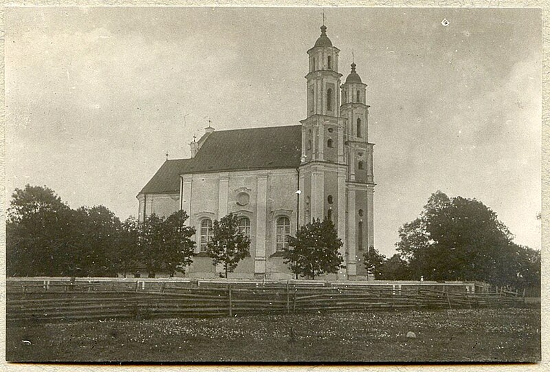 File:Łužki, Kaścielnaja, Pijarski. Лужкі, Касьцельная, Піярскі (1915).jpg