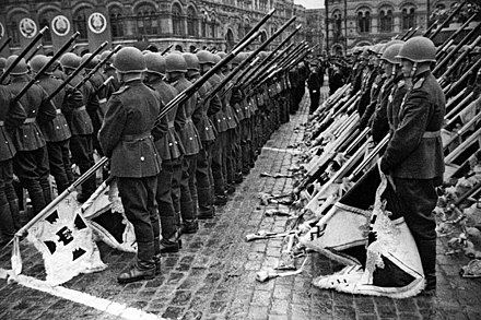 Парад 1945г. 24 Июня 1945 года в Москве состоялся парад Победы. Парад на красной площади 24 июня 1945 года. Парад Победы 1945г на красной площади.