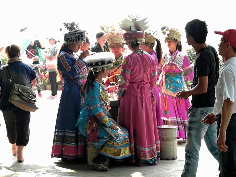 File:壯族姑娘 Zhuang Girls - panoramio.jpg