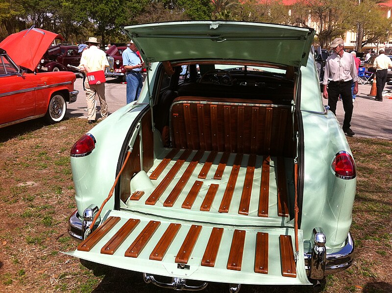 File:1951 Kaiser-Frazer Vagabond hatchback 2013 FL AACA-3.jpg