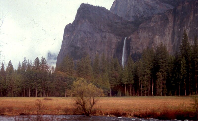 File:1988 Yosemite - Bridalveil.jpg