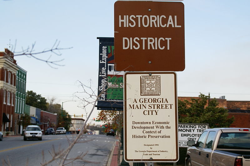 File:2011.02.18.165909 Schilder Historical District Broad St. Bainbridge Georgia.jpg