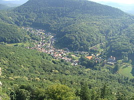 General view of Bindersbach from Trifels Castle