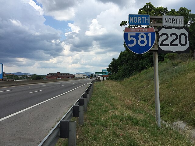 View north along I-581/US 220 just north of SR 24 in Roanoke
