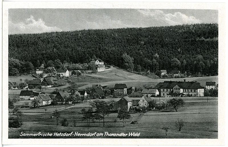 File:27831-Hetzdorf-Herrndorf-1943-Blick auf Hetzdorf-Herrndorf-Brück & Sohn Kunstverlag.jpg