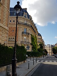 Le no 9, rue Murillo à l'angle de la rue Rembrandt.