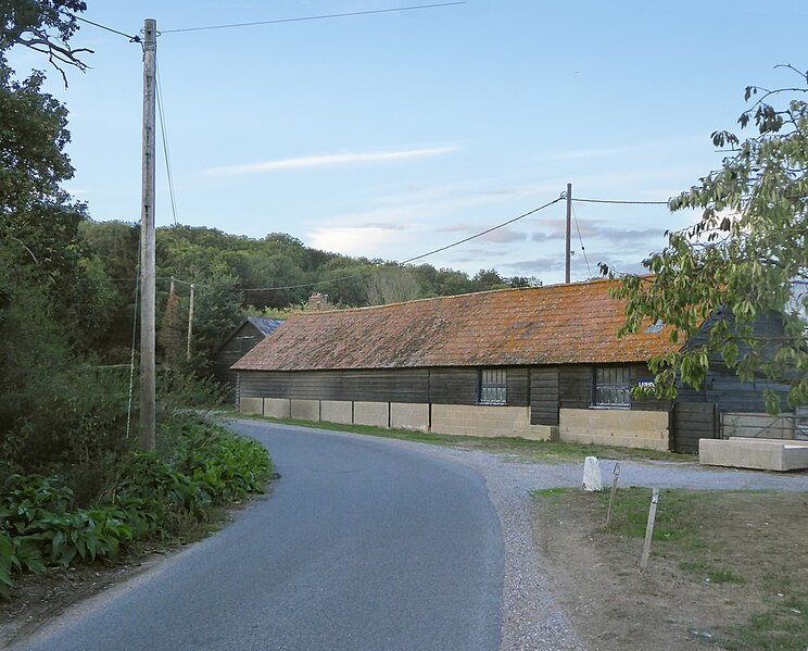 File:At Lambden's Farm - geograph.org.uk - 5901416.jpg