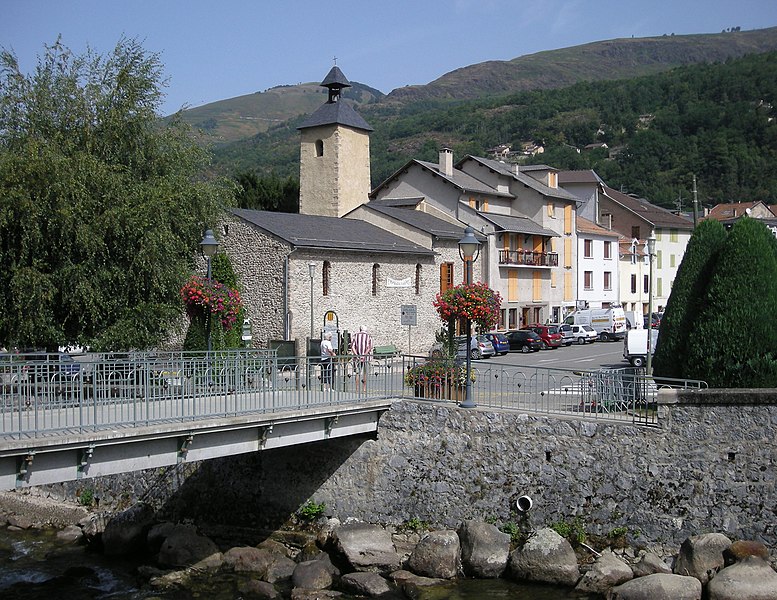 File:Ax-les-Thermes Passerelle.jpg