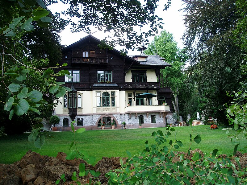 File:Bönnigheim - Villa Amann ("Schweizer Stil").jpg