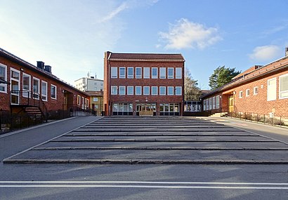 Vägbeskrivningar till Bandhagens Skola med kollektivtrafik