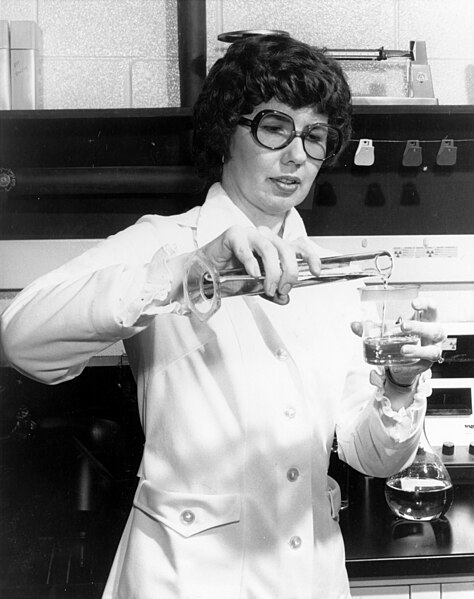 File:Barbara Askins, Chemist - GPN-2004-00022.jpg