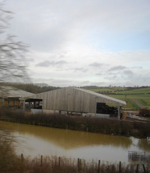 File:Barn, Bridge Farm - geograph.org.uk - 3375278.jpg