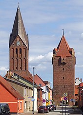 Dammtor und Turm der St.-Marien-Kirche (Westansicht)