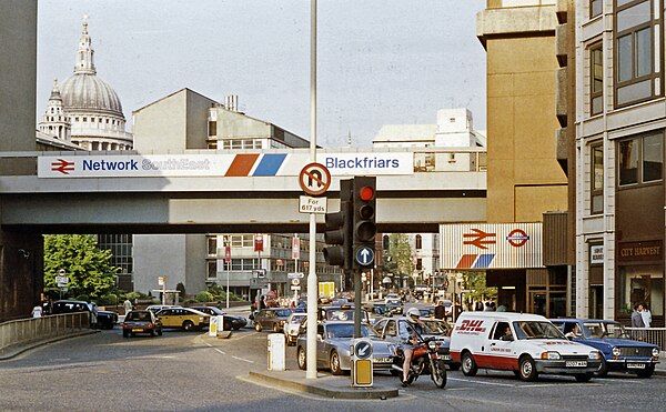 Queen Victoria Street in 1989