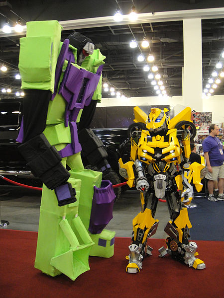 File:BotCon 2011 - Transformers cosplay - Devastator and Bumblebee (5802072413).jpg