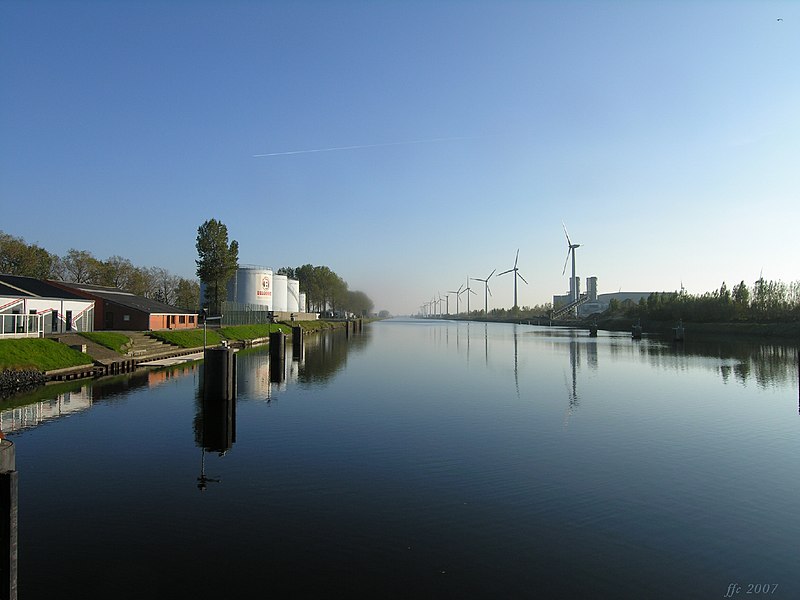 File:Boudewijnkanaal Brugge-Zeebrugge.jpg