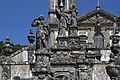 Braga-Bom Jesus do Monte-44-doppellaeufige Barocktreppe-Skulpturen-2011-gje.jpg