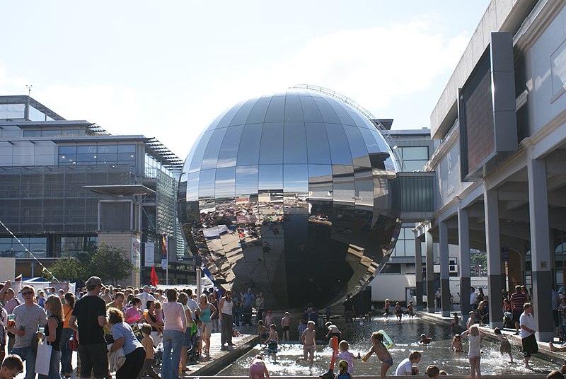File:BristolHarbourFestival-Planetarium.JPG
