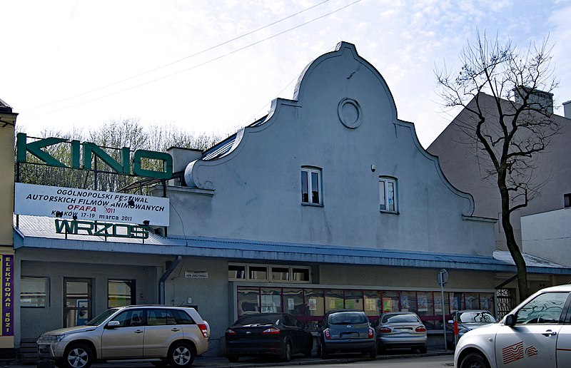 File:Building of former “Wrzos” Cinema, 1887, 50 Zamoyskiego street, Kraków, Poland.jpg