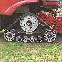 CASE IH 8240 Raupenantrieb.JPG