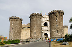 Castel Nuovo 2011-09.jpg